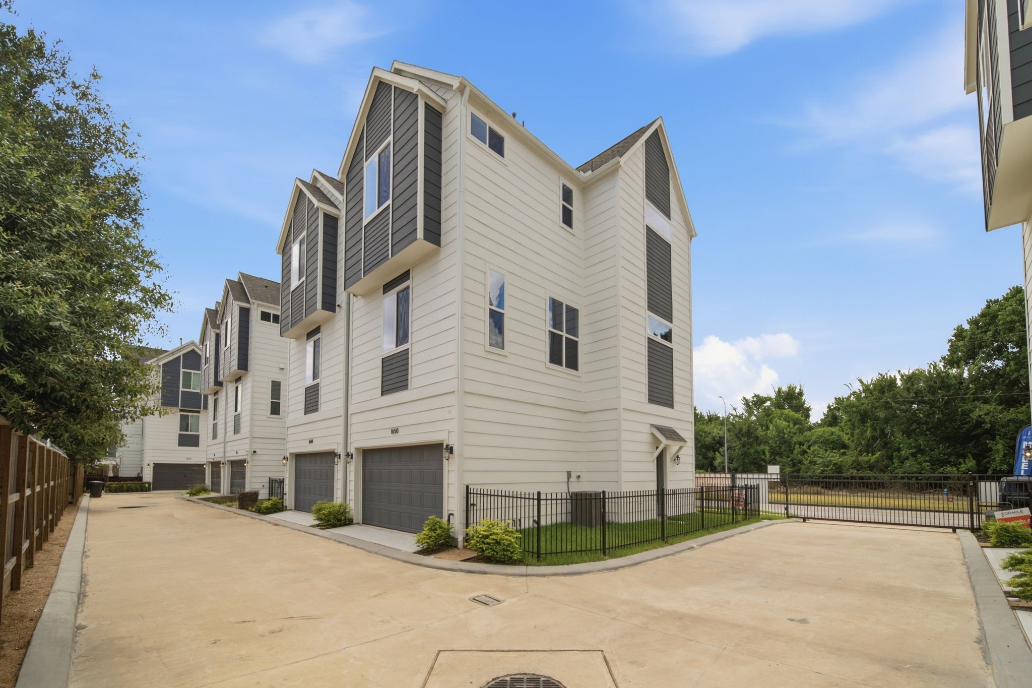 1650 W Tidwell Road