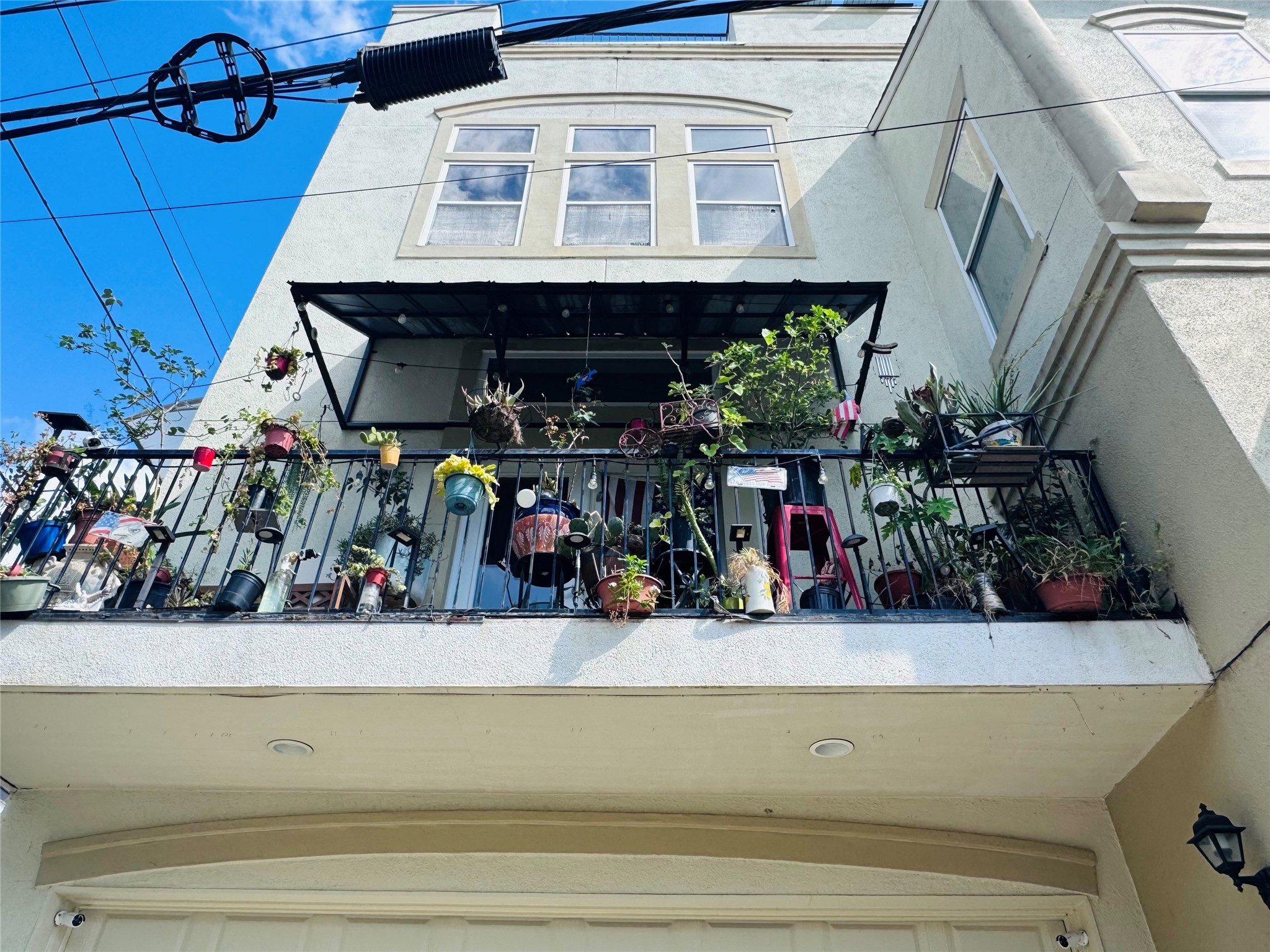 1001 Gillette Street