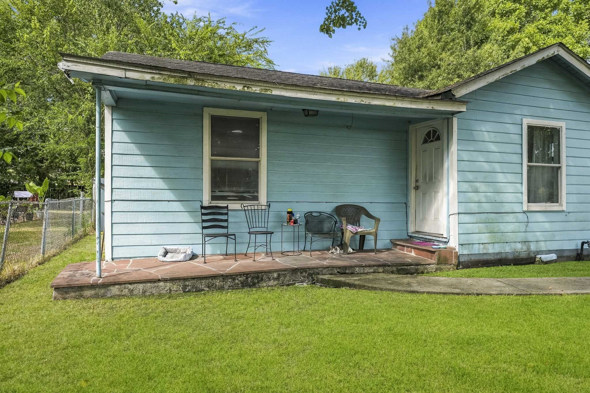 Listing photo 1