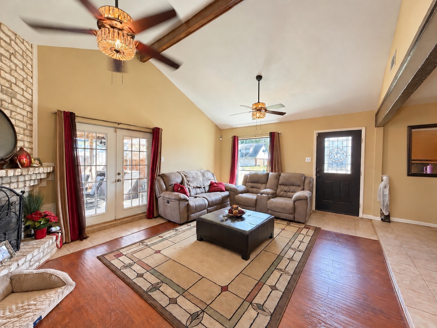 Listing photo 2
