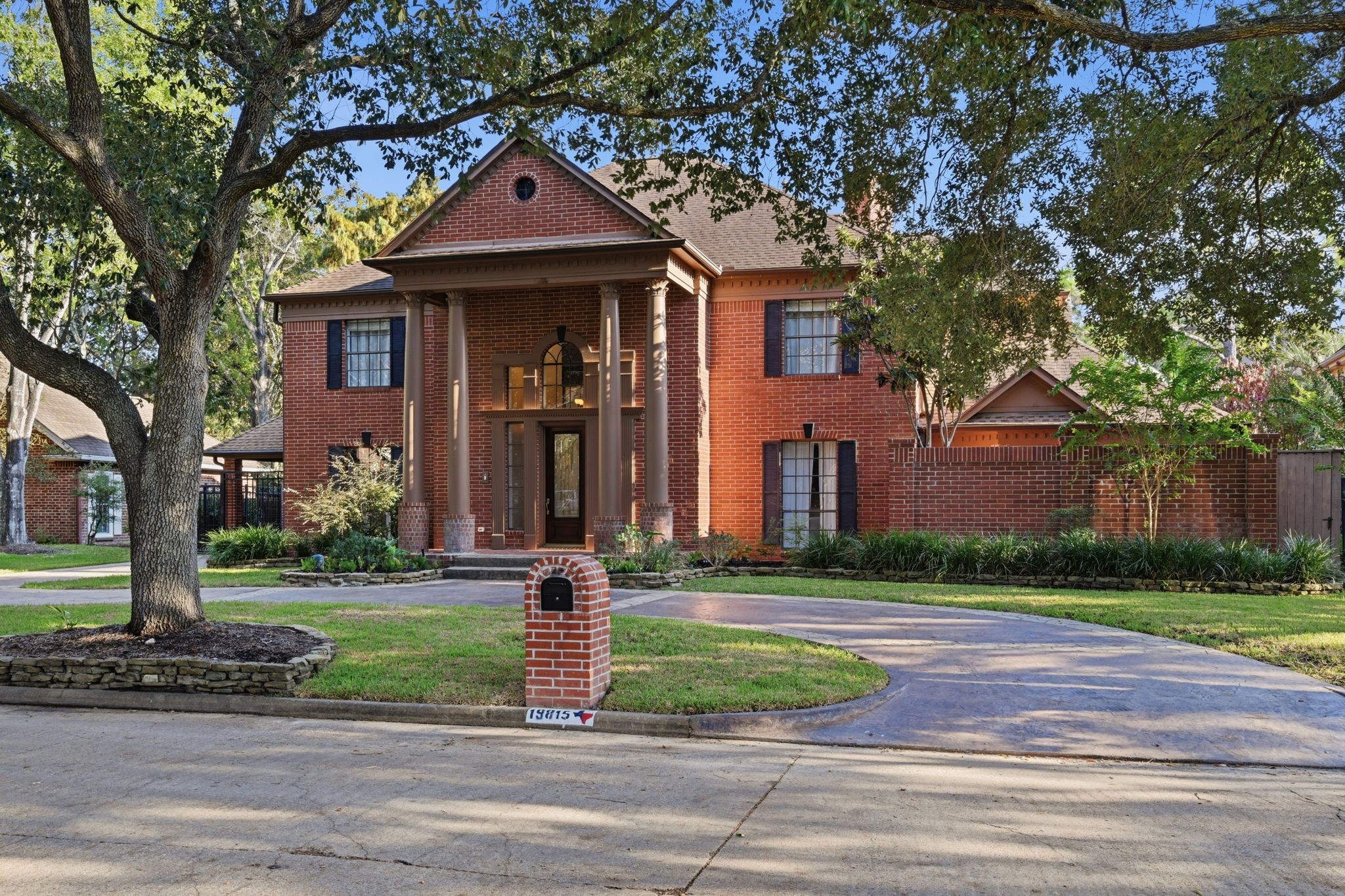 Listing photo 3