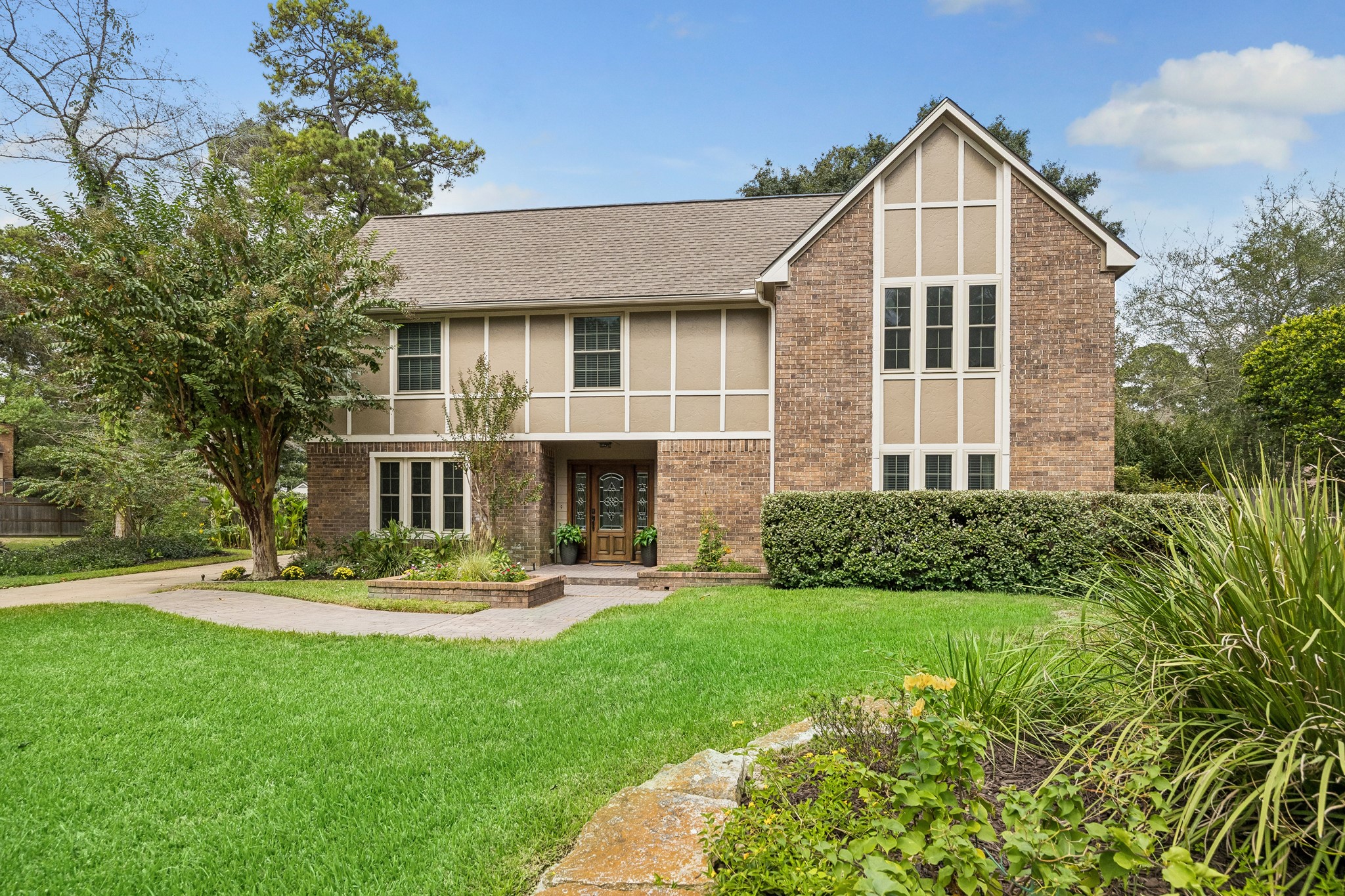 2703 Oak Glade Drive