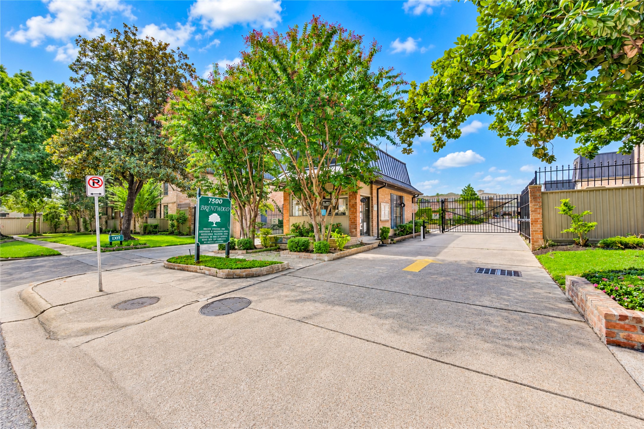 2400 N Braeswood Boulevard