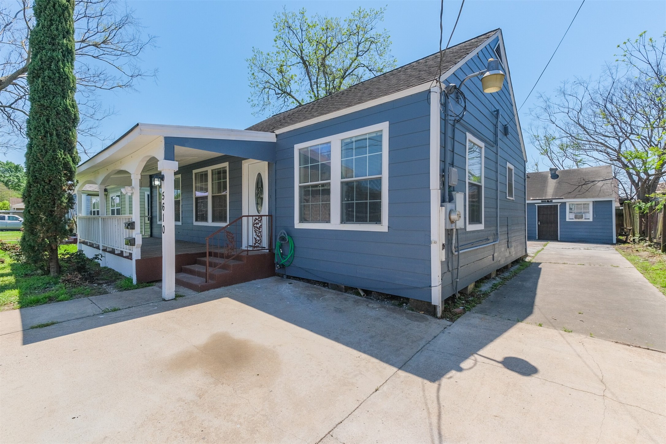 Listing photo 3