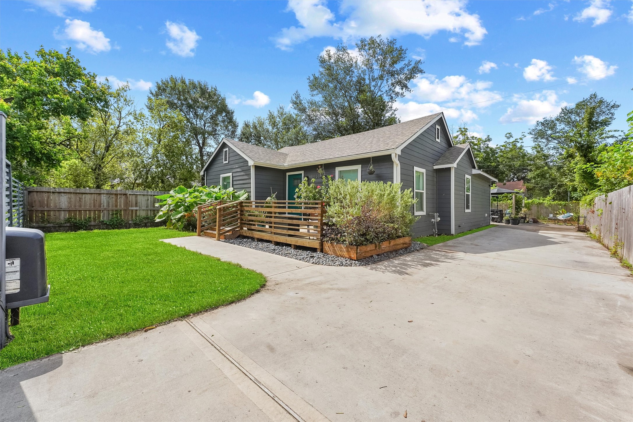 3450 Noah Street