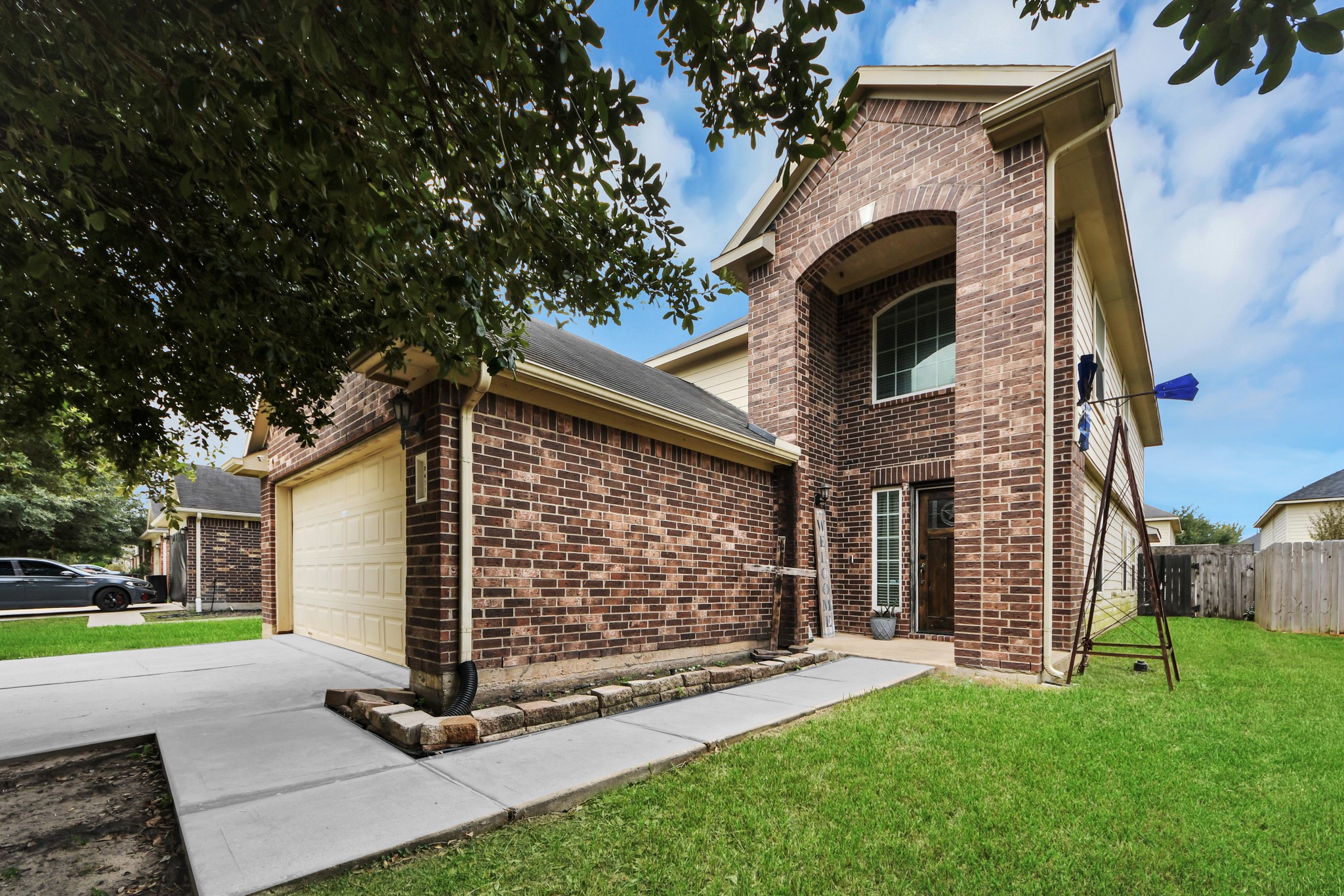 Listing photo 2
