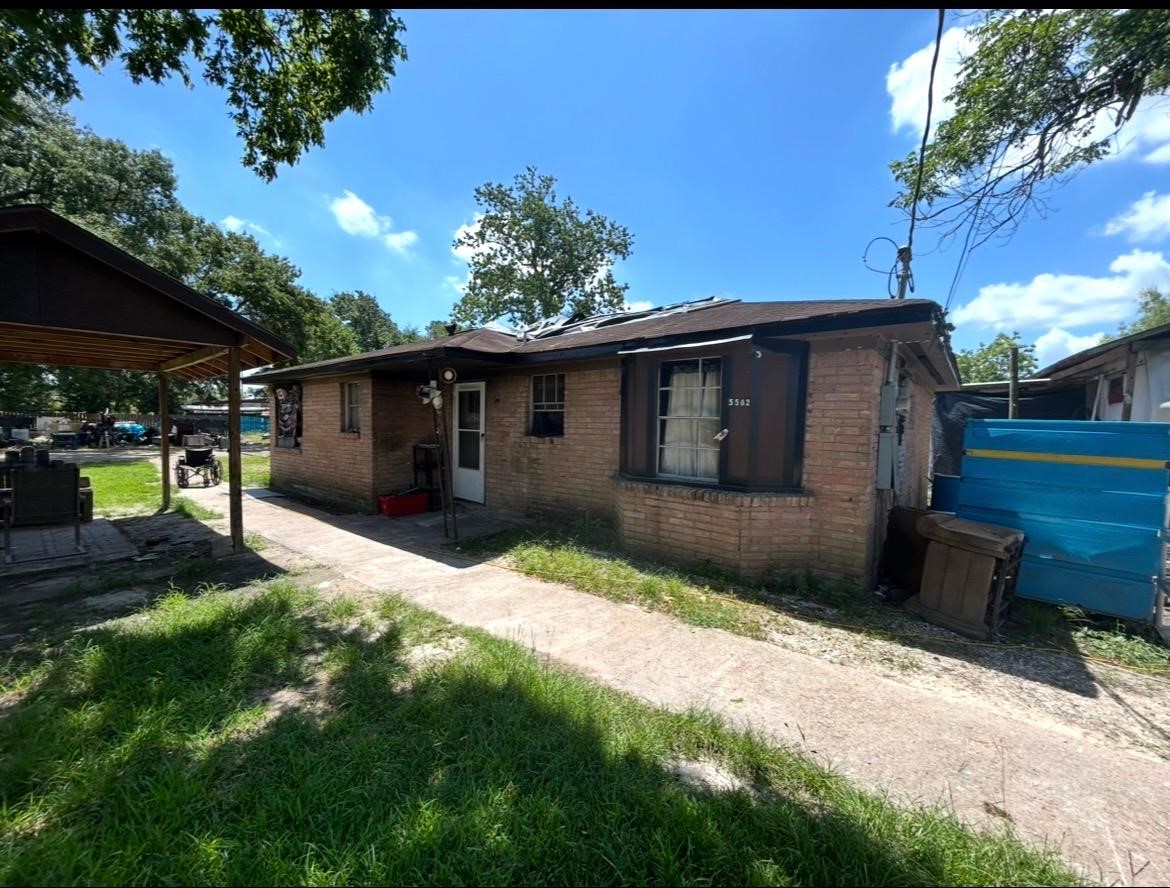 Listing photo 3