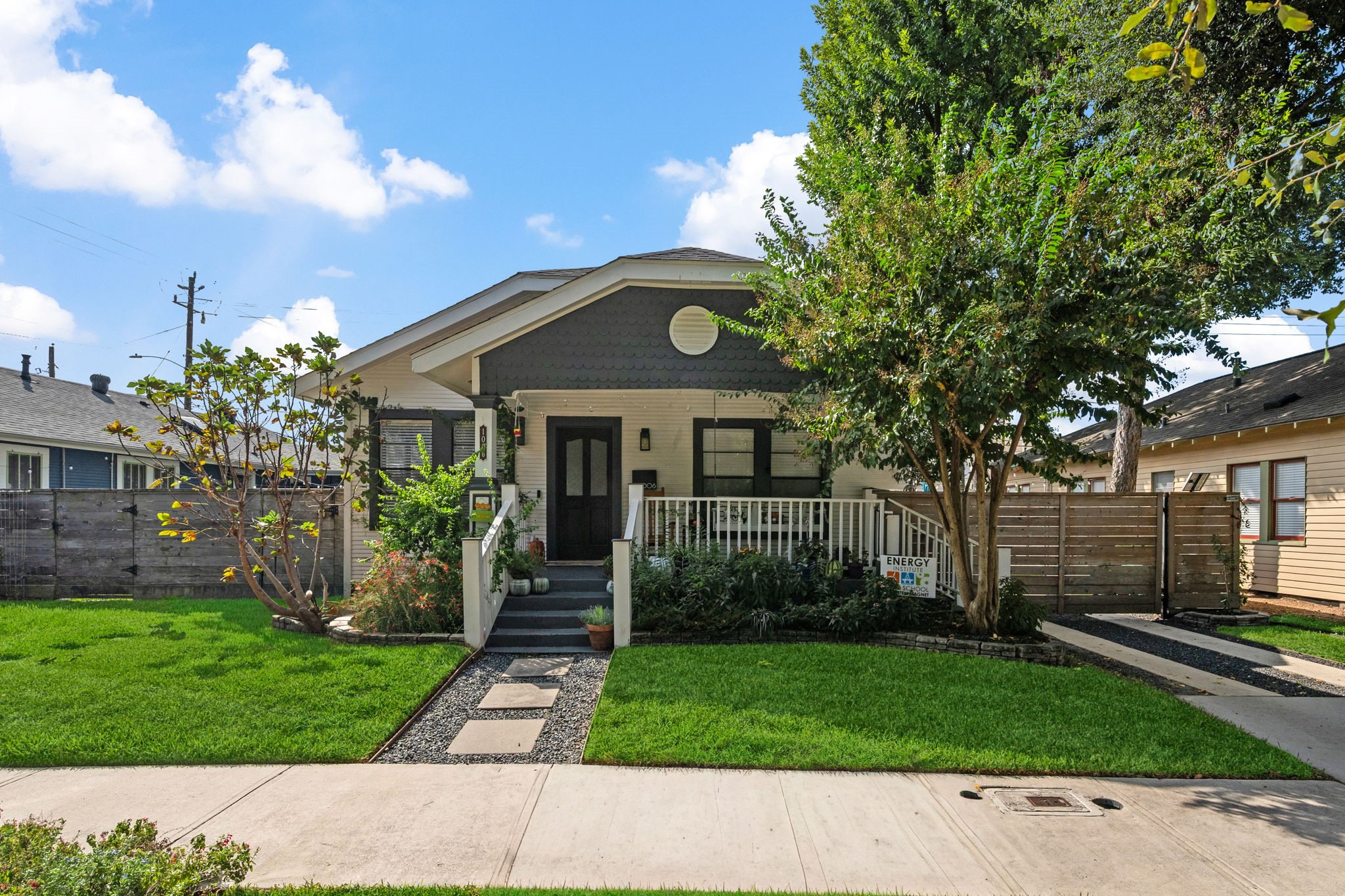1006 W Temple Street