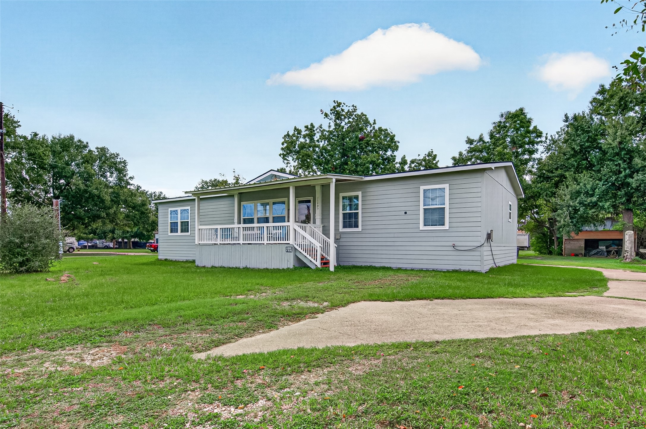 Listing photo 1