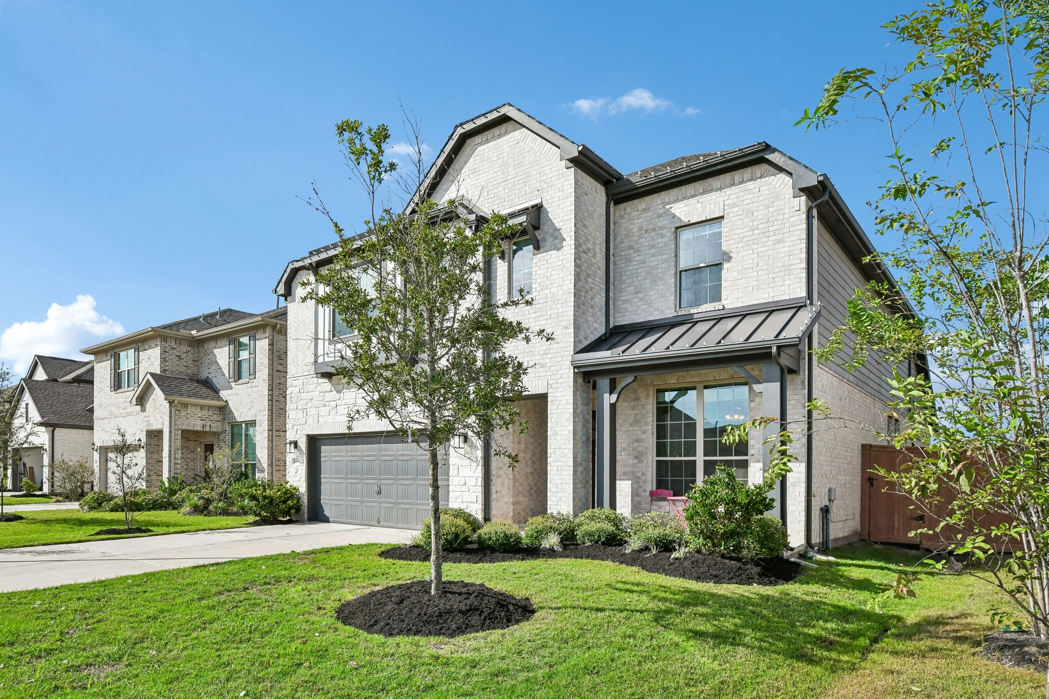 Listing photo 2