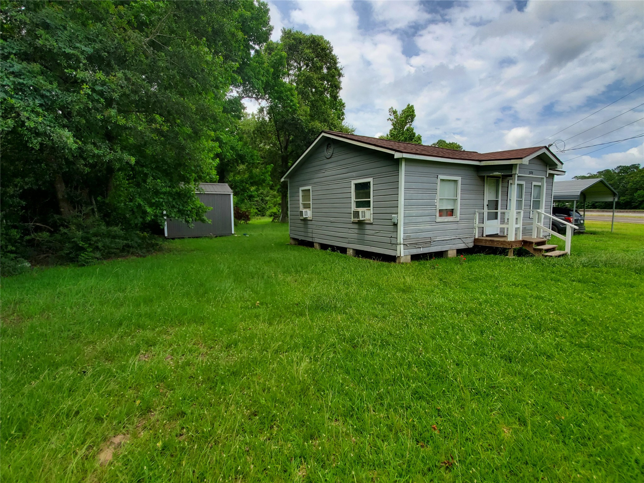 Listing photo 2